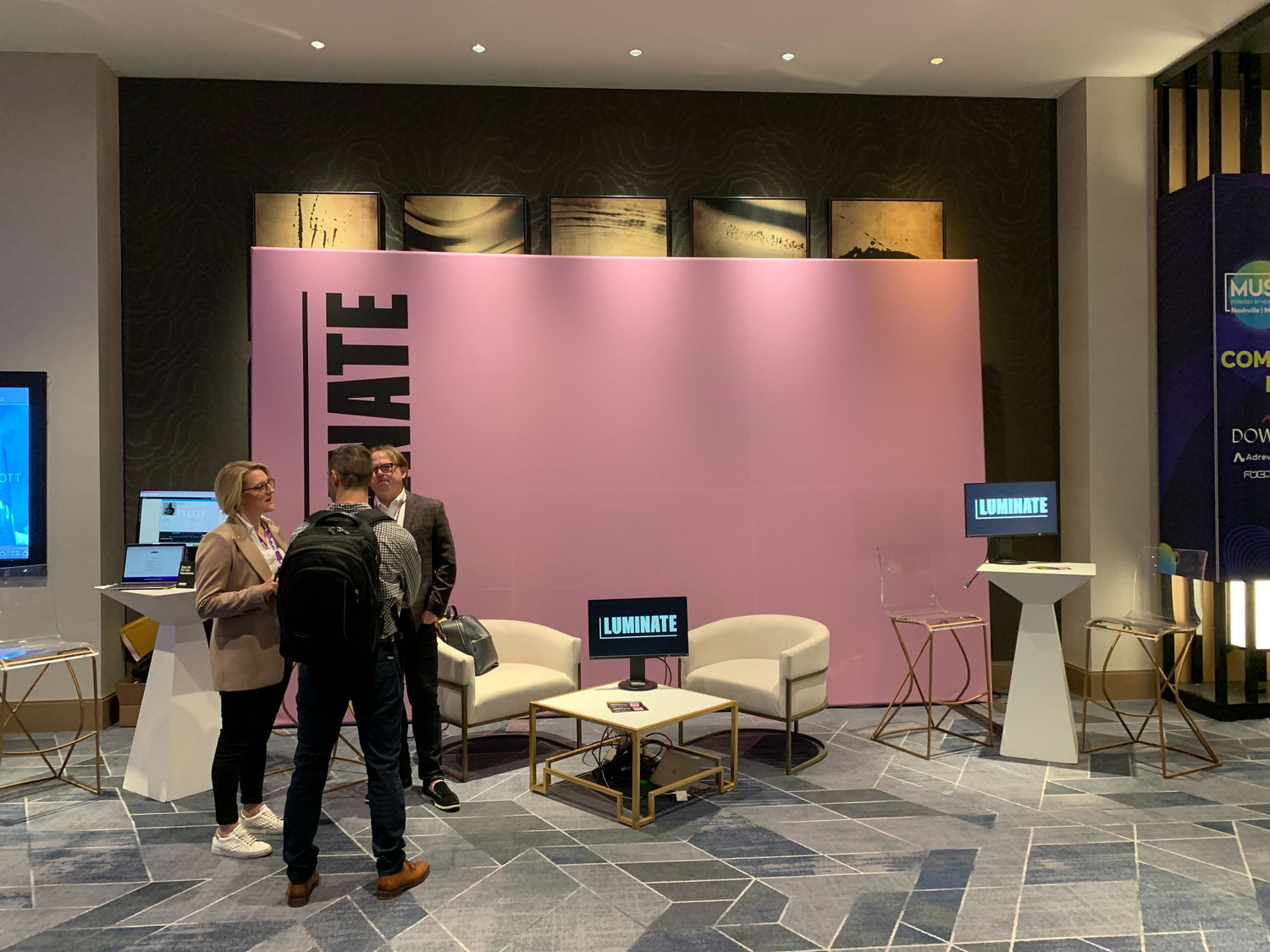 The Psychology of Booth Design: Why Certain Displays Attract More Visitors